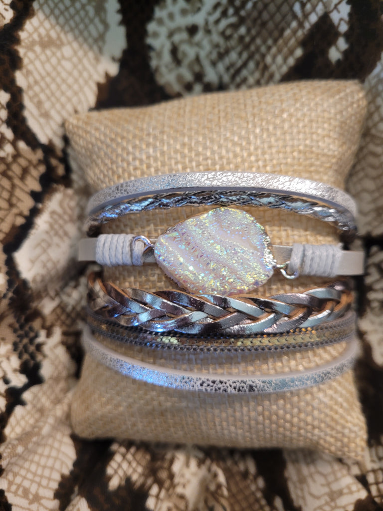 Magnetic Clasp Multiple Strand Leather Geode Cuff Bracelet - White/Silver