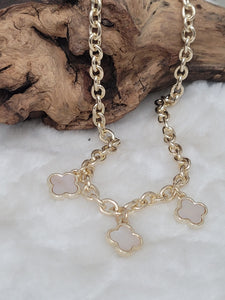 Beautiful Lucky Clover Natural Stone Necklace