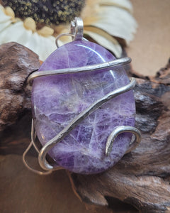 Oval Shaped Natural Stone Amethyst Pendant