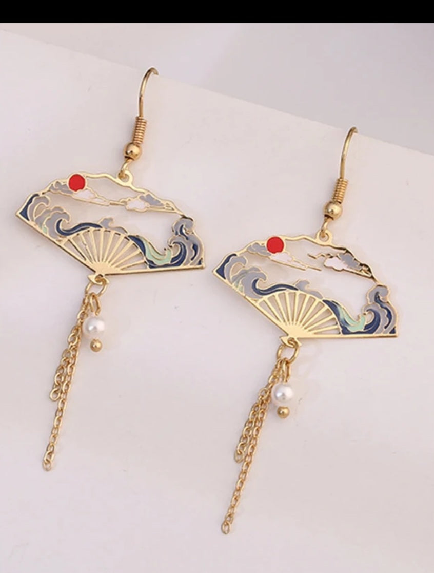 Elegant Japanese Fan shaped Earrings, Geisha Fan Earrings