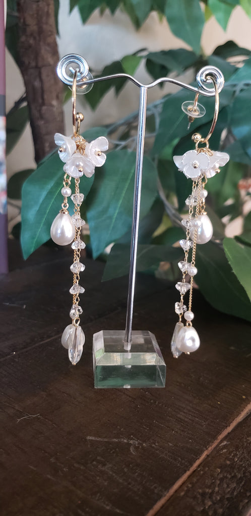 Long White Flower and pearl dangle drop earrings